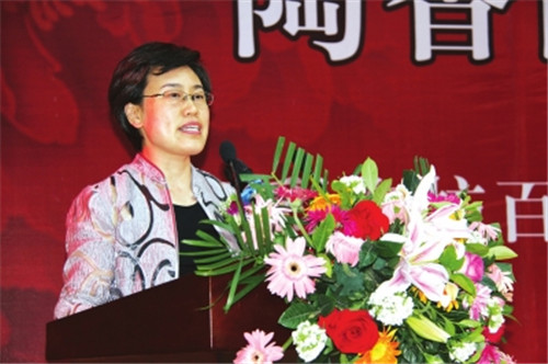 洛陽市委常委、組織部部長，洛陽市關(guān)心下一代工作委員會主任陳向平致辭