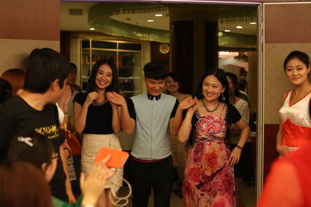 蔚藍、亞楠、安娜