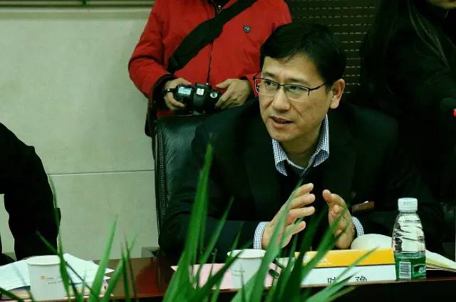 互動結(jié)束后華潤燃氣的陳豫總也對各位達人們提出的問題一一作出解答，可是讓大家伙兒們相當滿意呢！