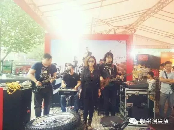 韓璐和六一公社樂(lè)隊(duì) 韓璐和六一公社樂(lè)隊(duì)