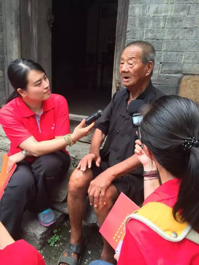 84歲的李隨義老人說(shuō)起當(dāng)年皮定均帶領(lǐng)的八路軍進(jìn)村護(hù)民，十分動(dòng)容