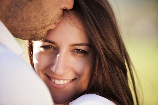 妻子漂亮，丈夫相貌平平