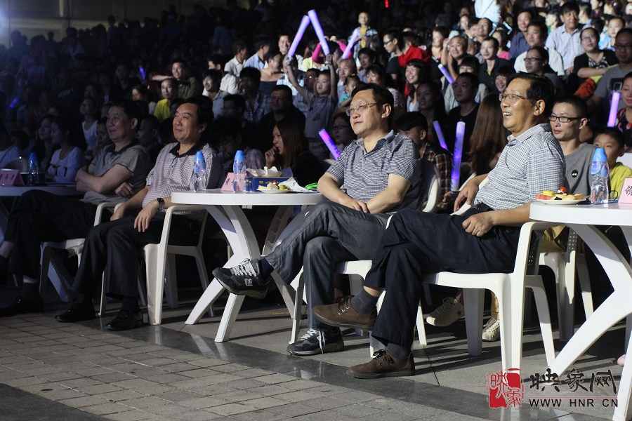 到場的河南人民廣播電臺(tái)各位領(lǐng)導(dǎo)