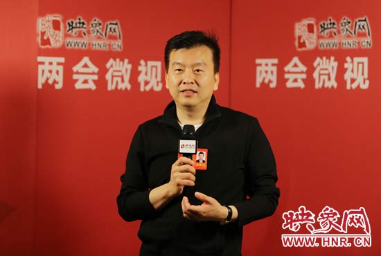 全國(guó)人大代表張澤群接受映象網(wǎng)“兩會(huì)微視”訪談。