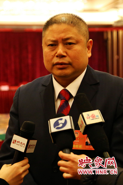 全國政協(xié)委員，河南弘昌集團(tuán)、信陽毛尖集團(tuán)董事長陳世強(qiáng)