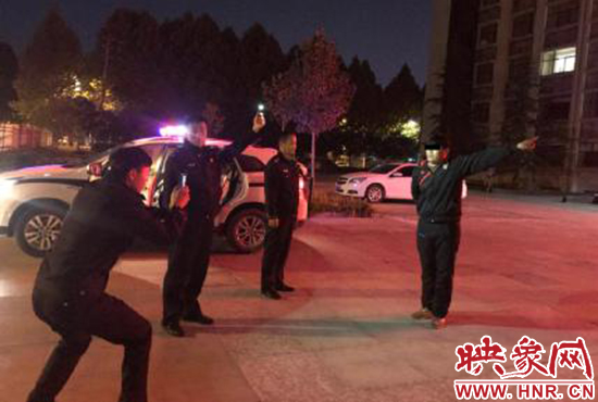 指認(rèn)犯罪現(xiàn)場(chǎng)。