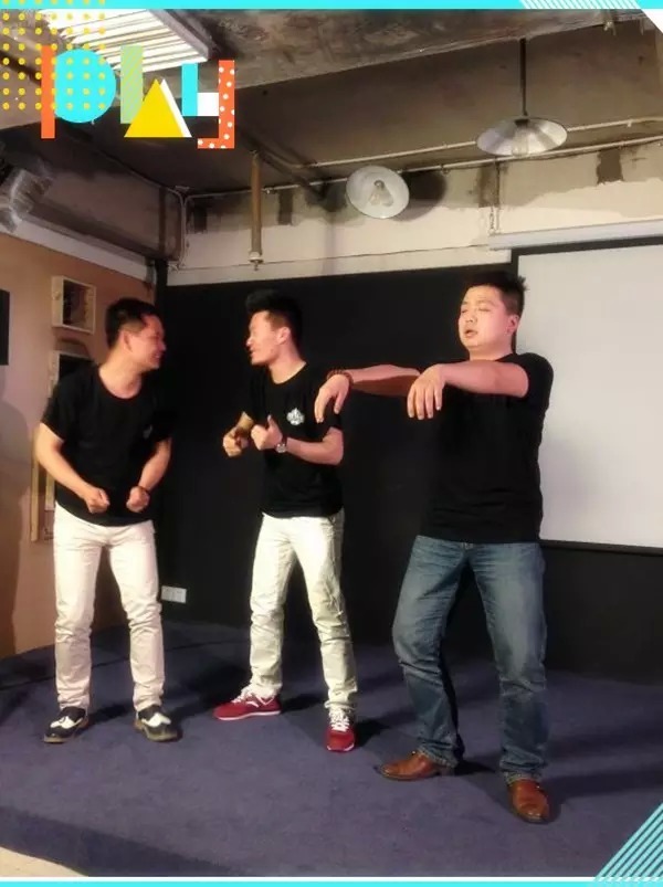 能看出這個場景主題是衛(wèi)生紙嗎？我讀書少，你別騙我……