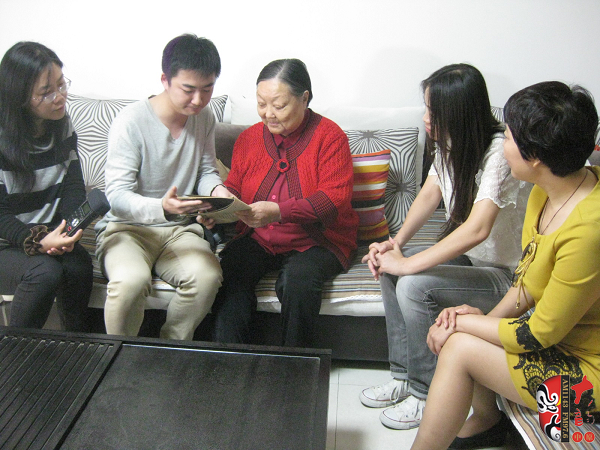 央視戲曲頻道、河南電臺戲曲廣播記者聯(lián)合采訪馬金鳳