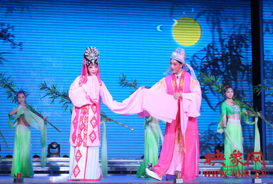 豫劇《必正與妙?！匪季d綿恨綿綿　演唱者：木子　池城