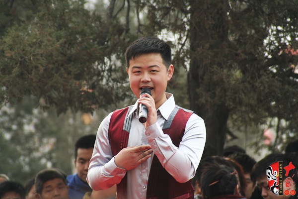 2012年度河南十大名票榜首、《梨園春》2007年度銀獎(jiǎng)擂主陳迎輝演唱豫劇《春秋配》選段“遇君子在荒