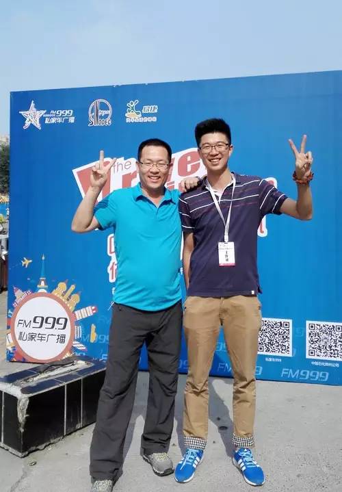 主播鄭強(qiáng)，這兩條大長(zhǎng)腿，恩…適合去學(xué)游泳