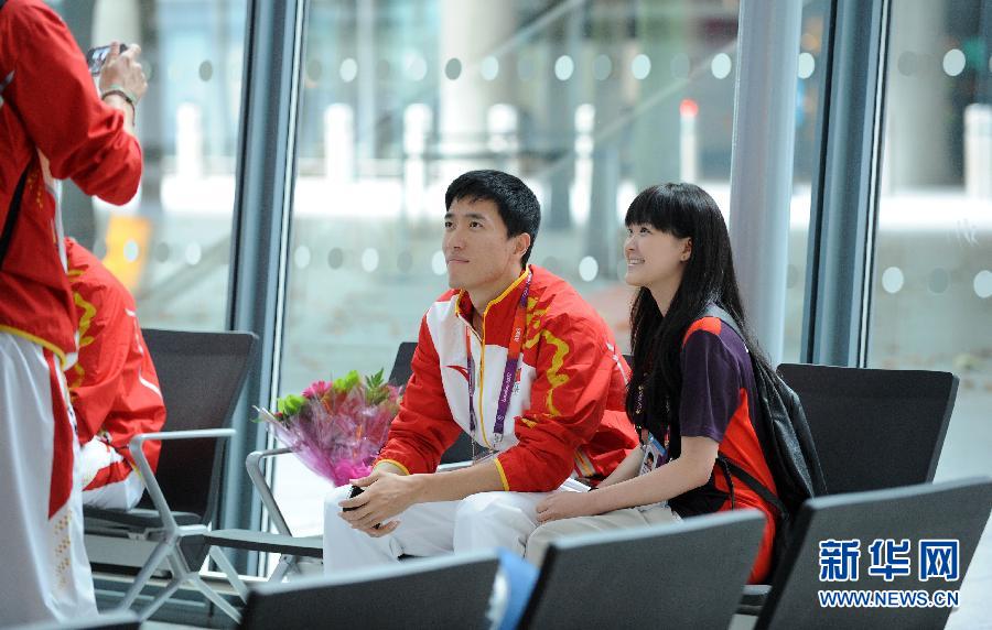 劉翔抵達(dá)倫敦未接受采訪 劉翔抵達(dá)倫敦未接受采訪