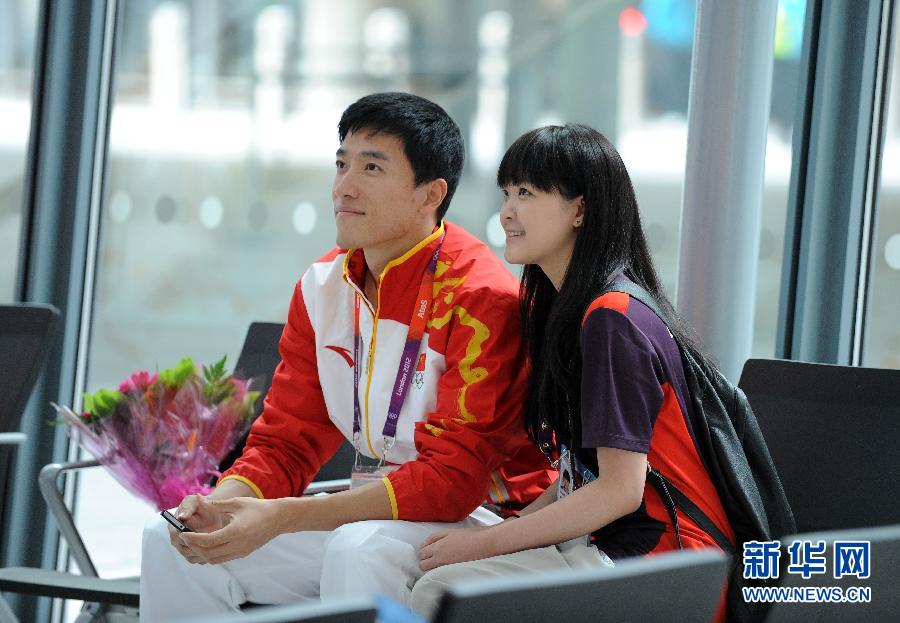 劉翔抵達(dá)倫敦未接受采訪 劉翔抵達(dá)倫敦未接受采訪