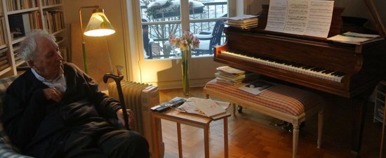 2011諾貝爾文學(xué)獎(jiǎng)得主:用深邃的灰色眼睛說話 2011諾貝爾文學(xué)獎(jiǎng)得主:用深邃的灰色眼睛說話