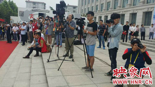 比賽現(xiàn)場來了眾多媒體記者