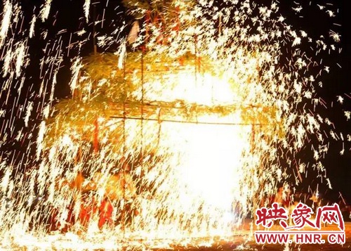 確山鐵花將登上萬眾矚目的春晚舞臺！