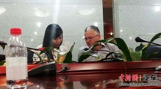 車主提供在維權(quán)過程中接觸德國技術(shù)人員的照片。