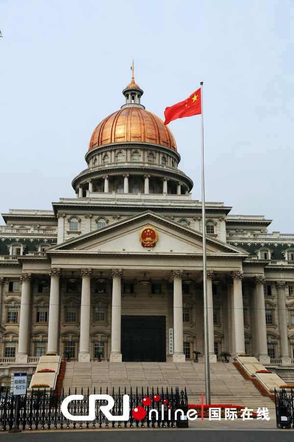 江蘇無(wú)錫曝六座山寨"白宮"