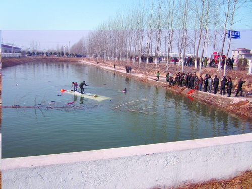 河南一客車(chē)發(fā)生交通事故 致11人不幸喪生