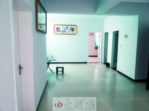 入住的居民說,這套廉租房面積超過100平方米。