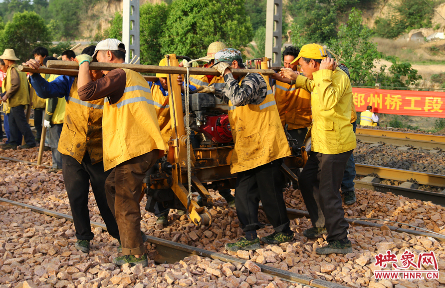 抬運施工用機(jī)械