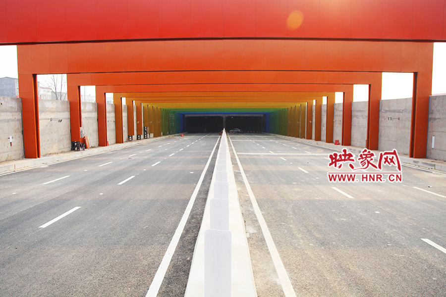 記者駕車體驗。