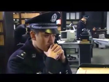 王學(xué)兵在《絕對(duì)控制》中扮演緝毒警察薛冰。