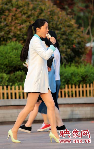 天太熱，還是吃冷飲涼快