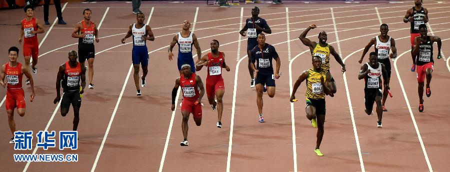 牙買加隊選手博爾特（前排右）在比賽中。