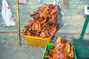 警方現(xiàn)場查獲的Y臘肉。