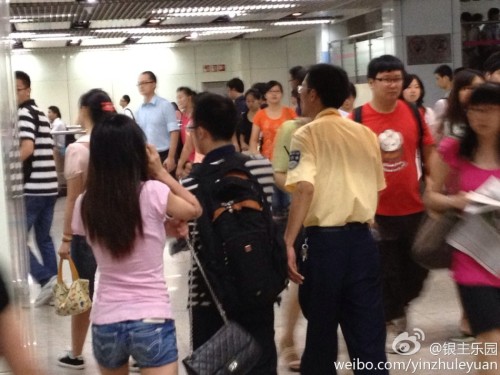 7月22日早上，上海地鐵6號(hào)線浦電路站，一男一女發(fā)生激烈口角，女子“指證”男子系“色狼”。