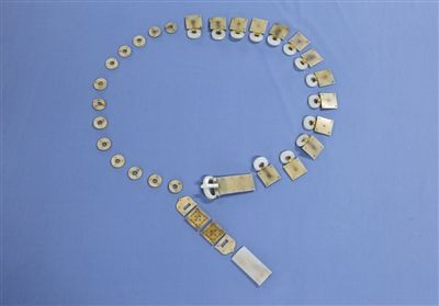 1號墓出土的蹀躞金玉帶。