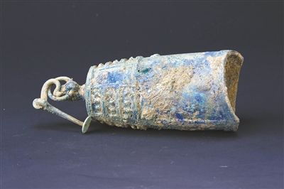 2號墓出土的銅編鐘。