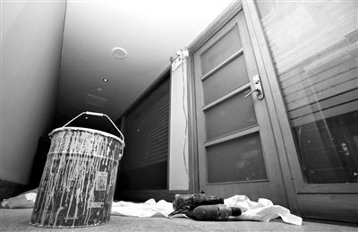 昨日，首師大公布的北京致遠(yuǎn)東方教育科技有限公司和工商局網(wǎng)站公司注冊(cè)地空無(wú)一人。新京報(bào)記者 黃月 攝