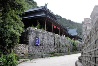 一處仿古“娛樂廳”位于山莊深處。