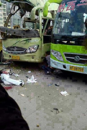 爆炸現(xiàn)場。圖片來自網(wǎng)絡(luò)