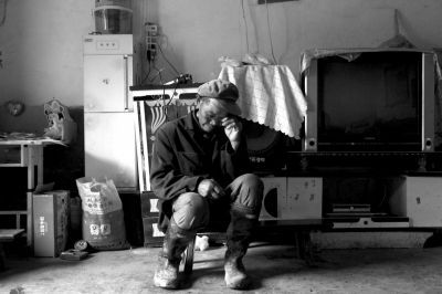 今年73歲的錢智遠(yuǎn)說(shuō)起女兒錢仁鳳不禁老淚縱橫。