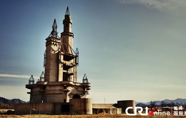 有著“鬼城”、“現(xiàn)實(shí)版的寂靜嶺”、“城堡廢墟”等稱號(hào)的城堡。沈湜 攝…