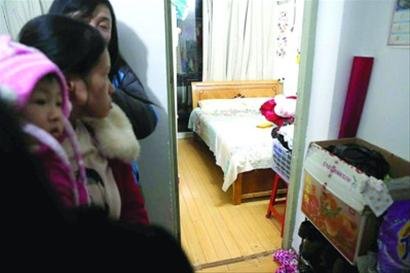 上海4月大男嬰被人抱走 嬰兒車(chē)距家人不到10米 上海4月大男嬰被人抱走 嬰兒車(chē)距家人不到10米