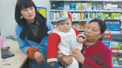 一歲半寶寶患罕見病:不會(huì)說話走路 動(dòng)輒就昏迷 一歲半寶寶患罕見病:不會(huì)說話走路 動(dòng)輒就昏迷