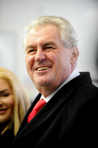 捷克總統(tǒng)直選末輪投票澤曼稱如當(dāng)選不會(huì)見(jiàn)達(dá)賴 捷克總統(tǒng)直選末輪投票澤曼稱如當(dāng)選不會(huì)見(jiàn)達(dá)賴