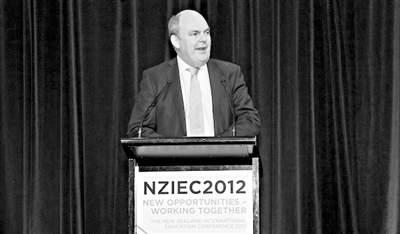 我非常重視新西蘭作為國(guó)際留學(xué)大國(guó)的聲譽(yù)，新西蘭教育在英語(yǔ)國(guó)家內(nèi)是排得上前五名的。新西蘭的大學(xué)會(huì)重視自己的聲譽(yù)，不會(huì)輕易縱容自己的學(xué)生。