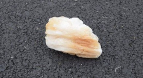 天降的屎塊。