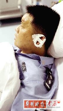 三輪車突然拐彎撞上 三輪車突然拐彎撞上