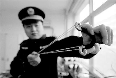 民警認為罪魁禍首應該是鋼珠彈弓 民警認為罪魁禍首應該是鋼珠彈弓