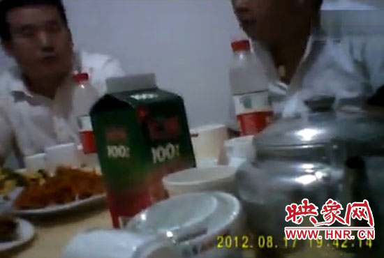 網(wǎng)友上傳視頻截圖 網(wǎng)友上傳視頻截圖