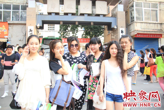 畢業(yè)和同學(xué)一起去旅行是不少考生的選擇。