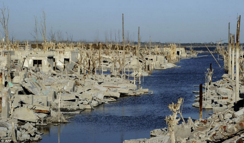 阿根廷一城市被淹25年后重見天日 阿根廷一城市被淹25年后重見天日