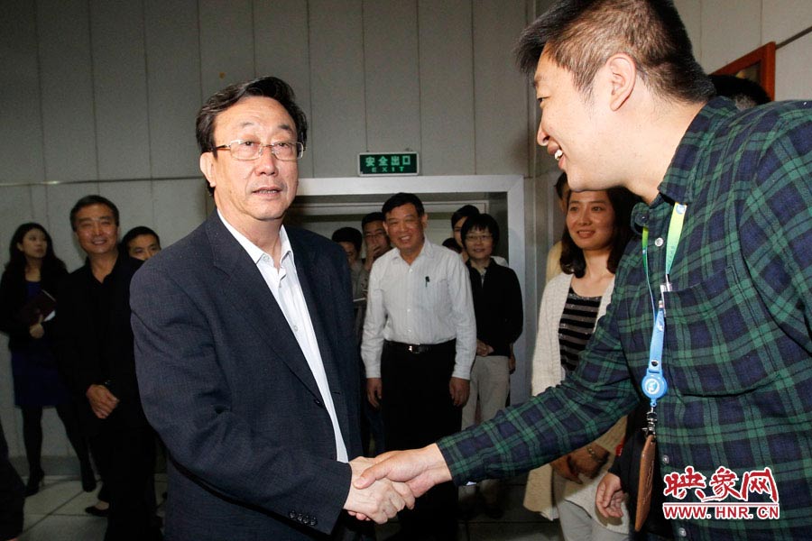 河南省委書記、省人大常委會(huì)主任郭庚茂視察河南人民廣播電臺(tái) 映象網(wǎng)記者邵恰 段晉哲/攝