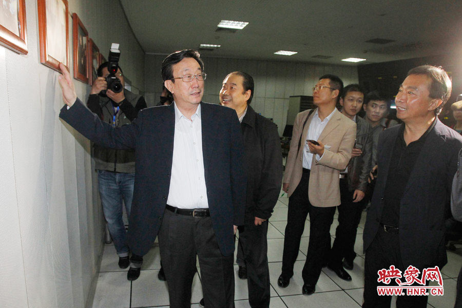 河南省委書記、省人大常委會(huì)主任郭庚茂視察河南人民廣播電臺(tái) 映象網(wǎng)記者邵恰 段晉哲/攝